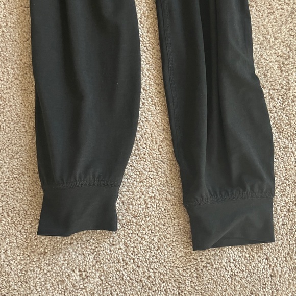 Black Vuori Henley Jumpsuit
Excellent condition 
XS - Picture 6 of 7